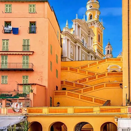 Les Logettes-plage-centre Menton