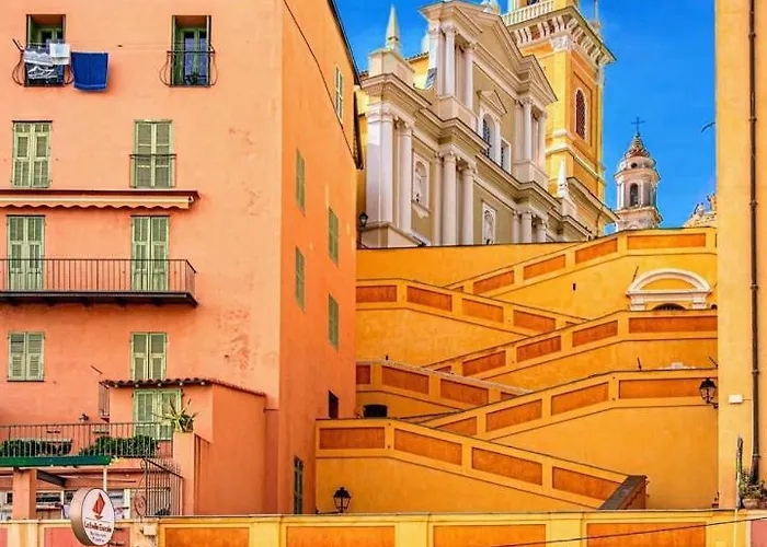 Les Logettes-plage-centre Menton